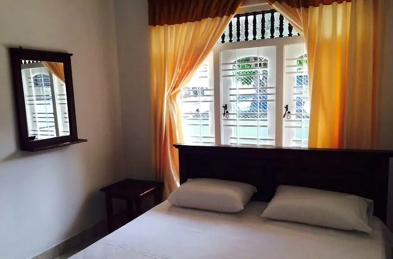 Sleep Cheap Hostel Negombo