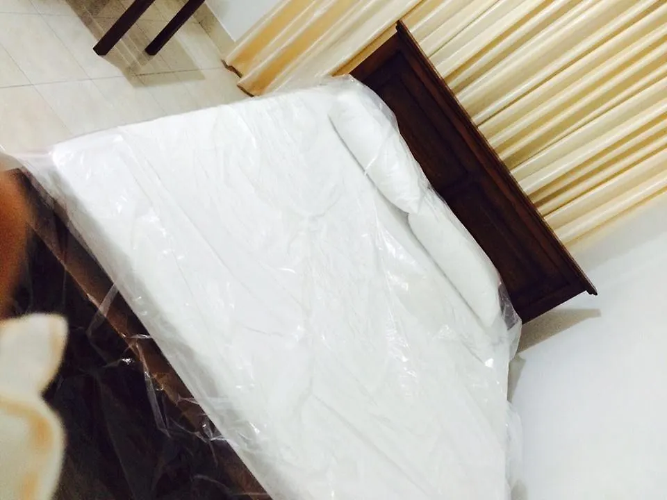 Sleep Cheap Hostel Negombo Sri Lanka