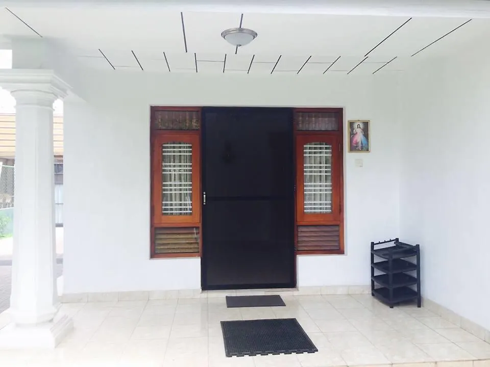 Sleep Cheap Hostel Negombo
