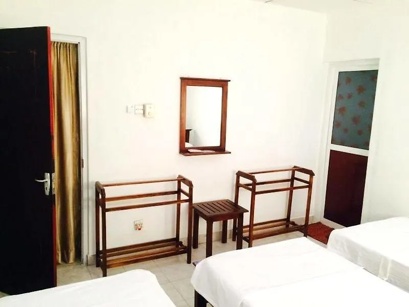 Sleep Cheap Hostel Negombo