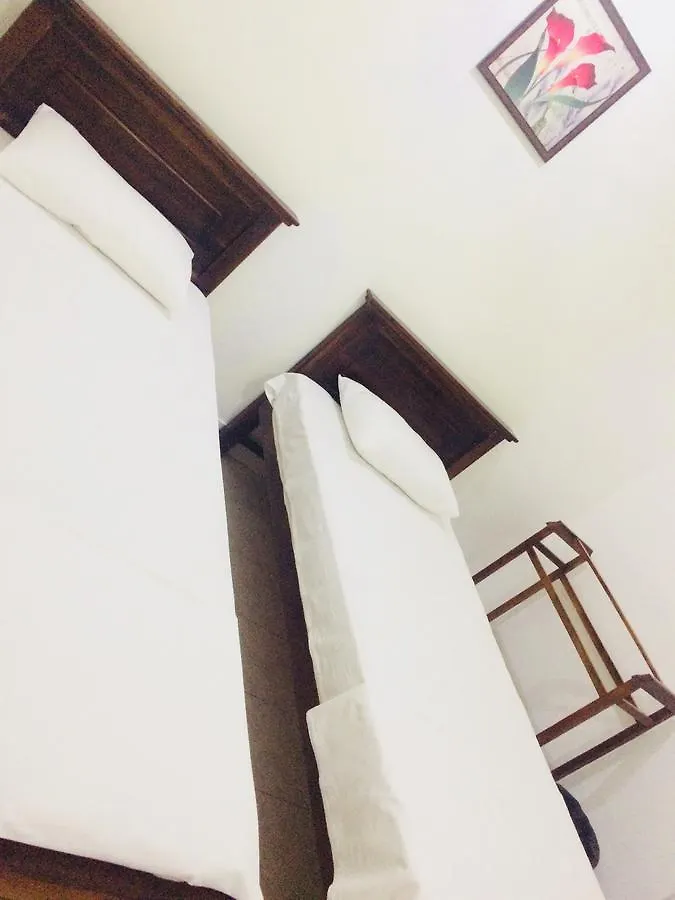 Sleep Cheap Hostel Negombo Sri Lanka