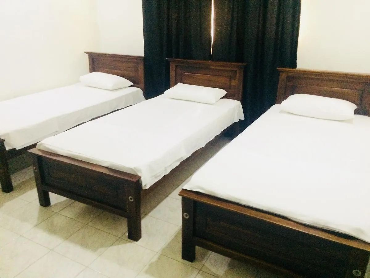 Sleep Cheap Hostel Negombo Sri Lanka